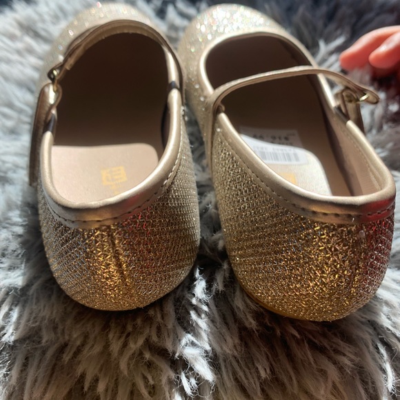 Toddler Size 9 Golden Ballet Flats - Picture 4 of 7